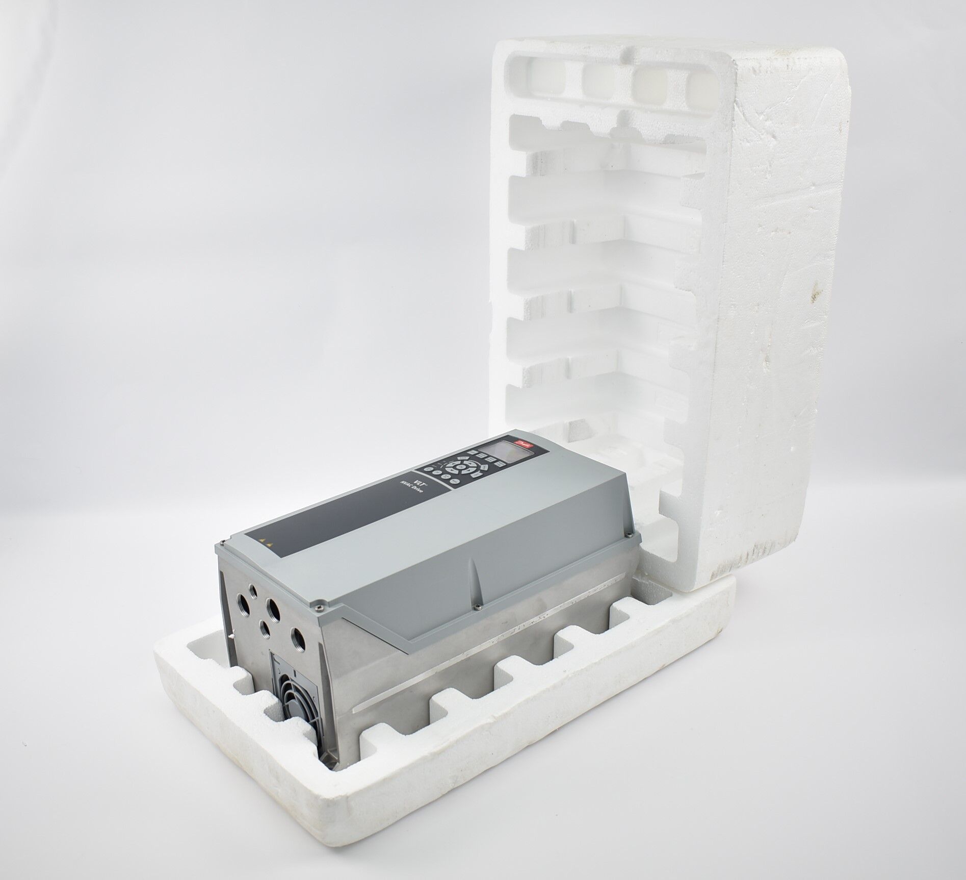 Danfoss Frequenzumrichter FC-102P2K2T4Z55H1XGXXOXSXXXXAXBXCXXXXDX ( 131U0931 )