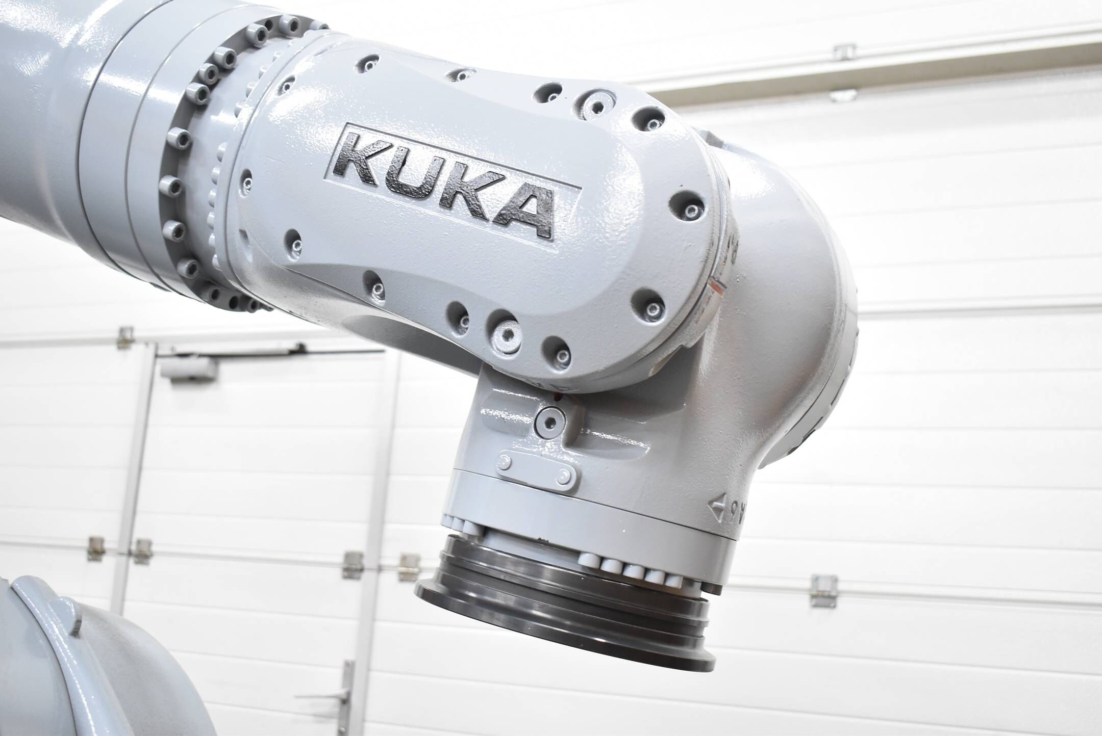 Kuka Roboter KR 420 R3330 + Schaltschrank KR C4 + Bedienpanel 00-168-334