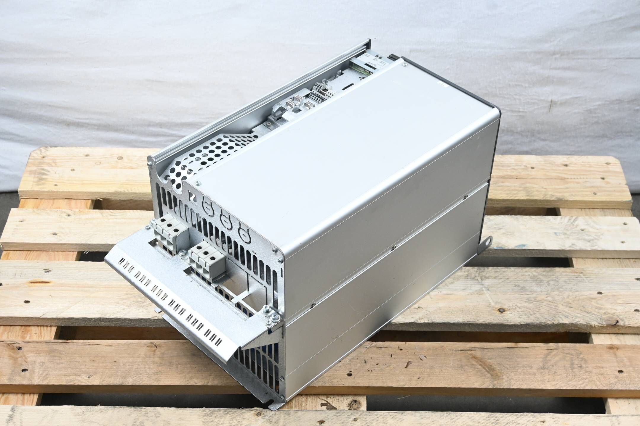 DEFEKT Danfoss VLT FC-302P37KT5E20H1XGXXXXSXXXXA0BXCXXXXDX ( 131H1599 )