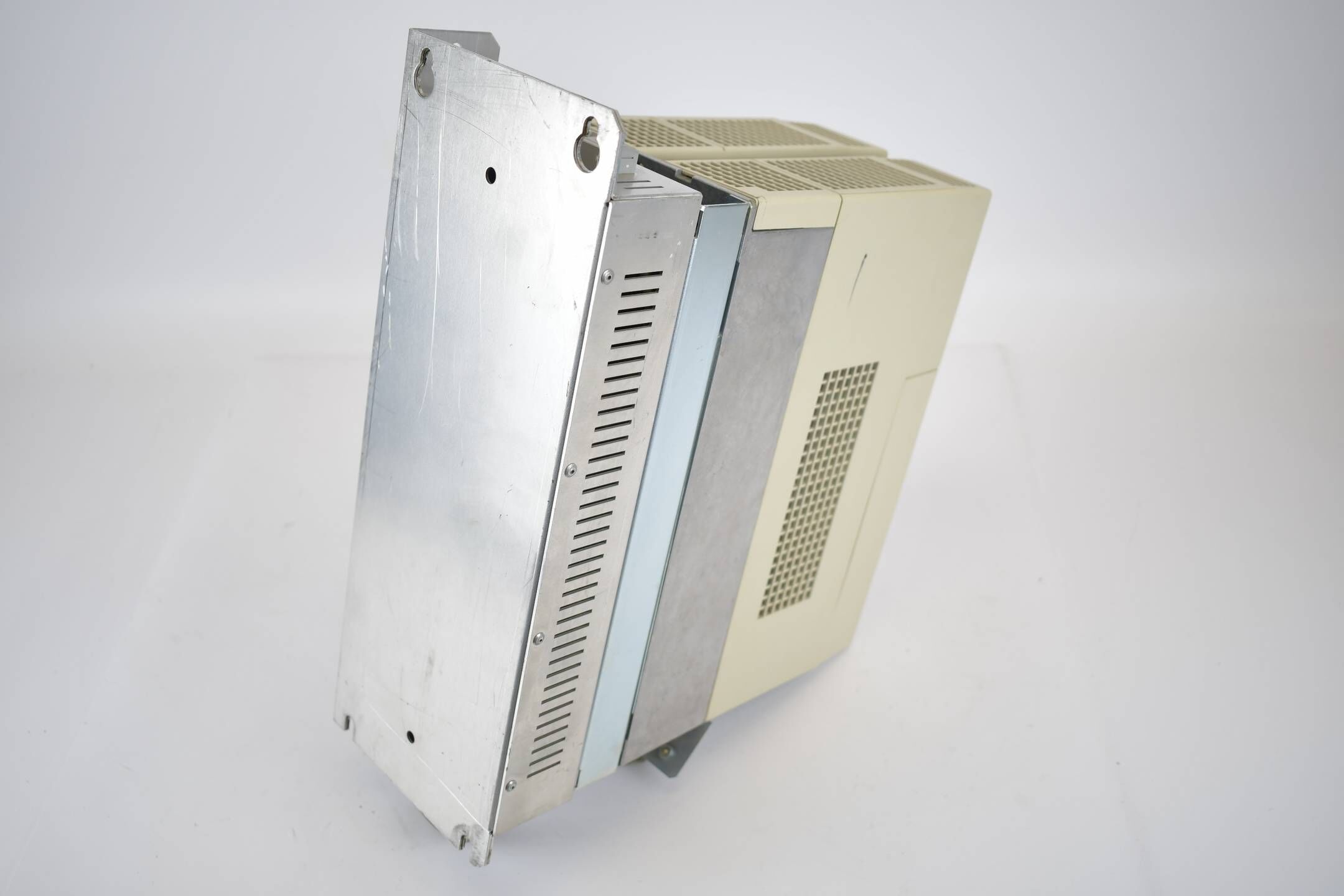 KEB combivert F4 Frequenzumrichter 14.F4.C1E-3440/1.4 ( 14F4C1E ) inkl. Filter