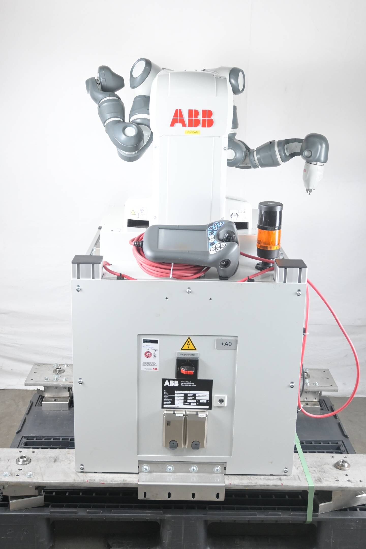 ABB Roboter YuMi IRB14000 ( IRB14000-0.5/C.5 ) inkl. Dockingstation YuMi + Panel