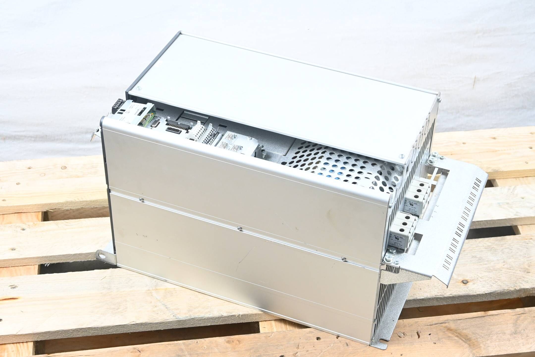 DEFEKT Danfoss VLT FC-302P37KT5E20H1XGXXXXSXXXXA0BXCXXXXDX ( 131H1599 )