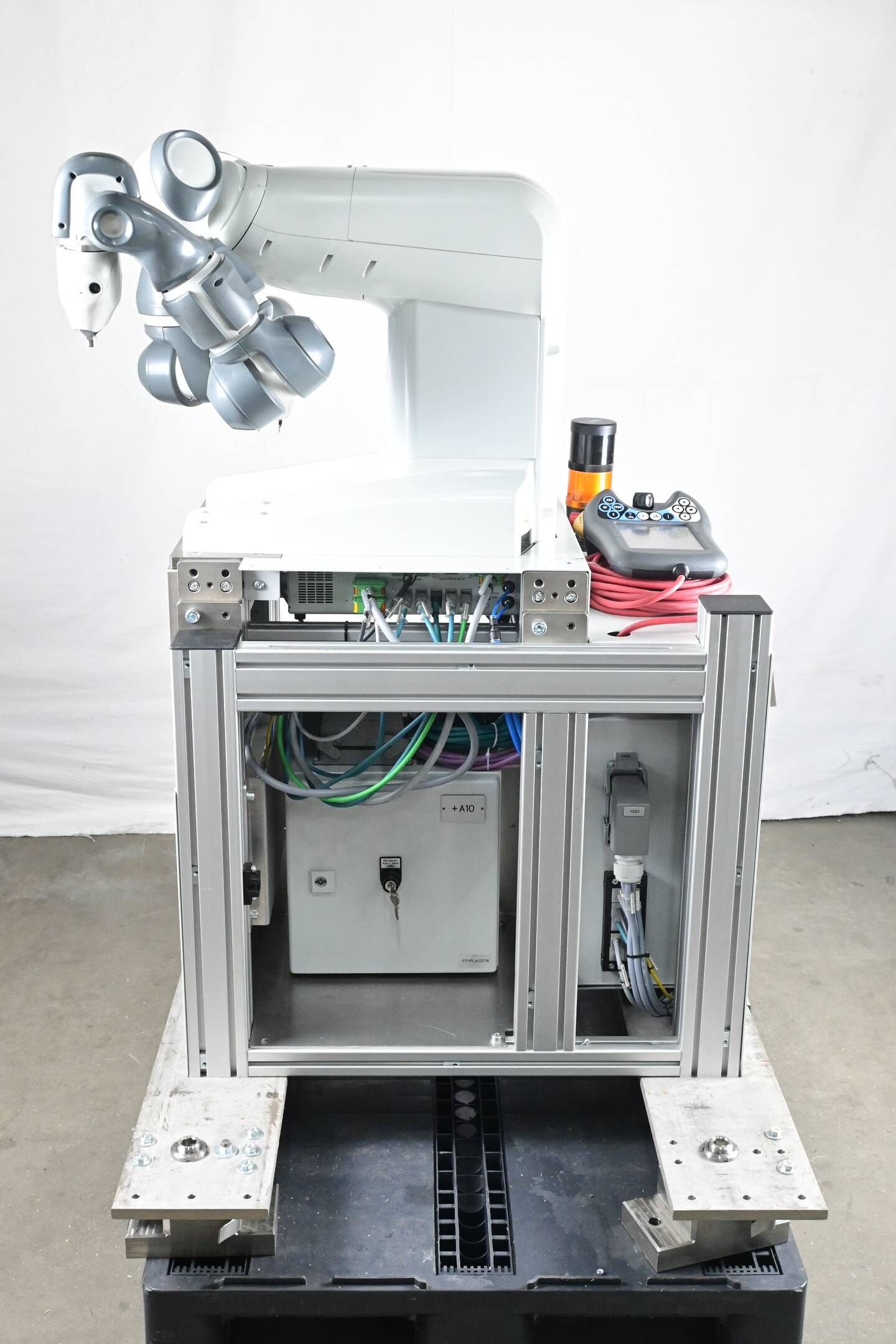 ABB Roboter YuMi IRB14000 ( IRB14000-0.5/C.5 ) inkl. Dockingstation YuMi + Panel