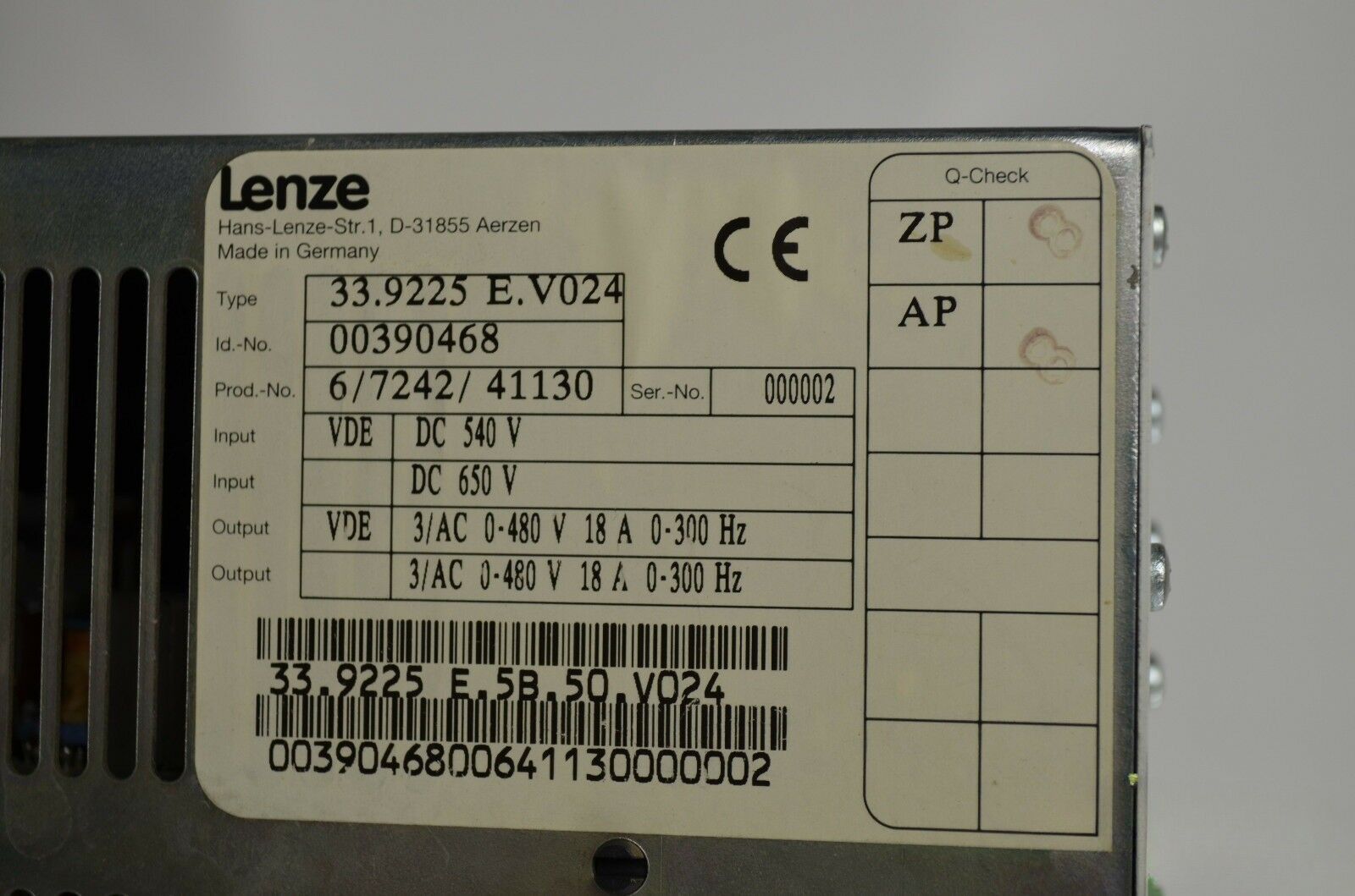 Lenze 9220 Frequenzumrichter 33.9225 E.V024 