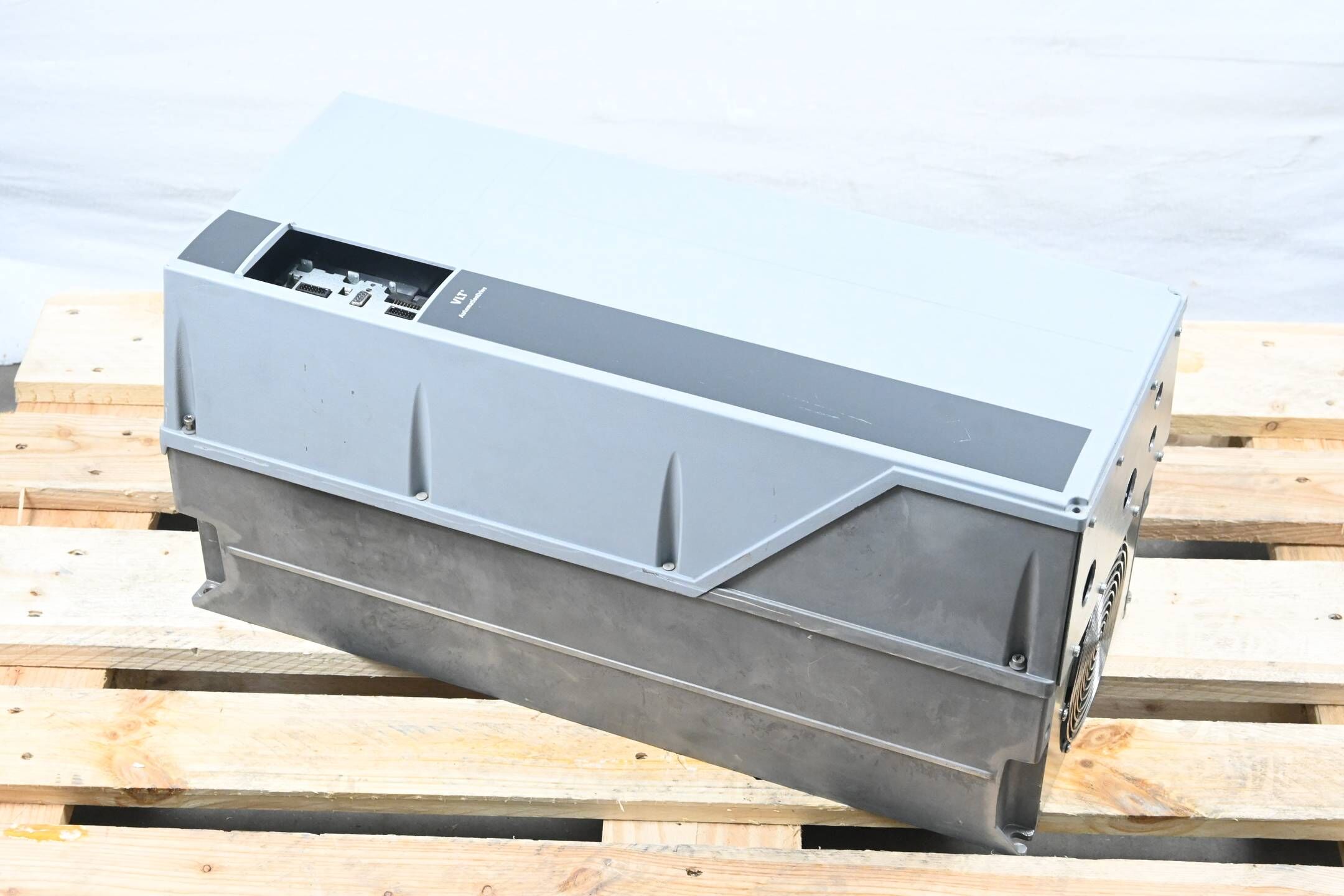 DEFEKT Danfoss Umrichter FC-302P30KT5E21H1XGCXXXSXXXXAXBXCXXXXD0 ( 131B9185 )