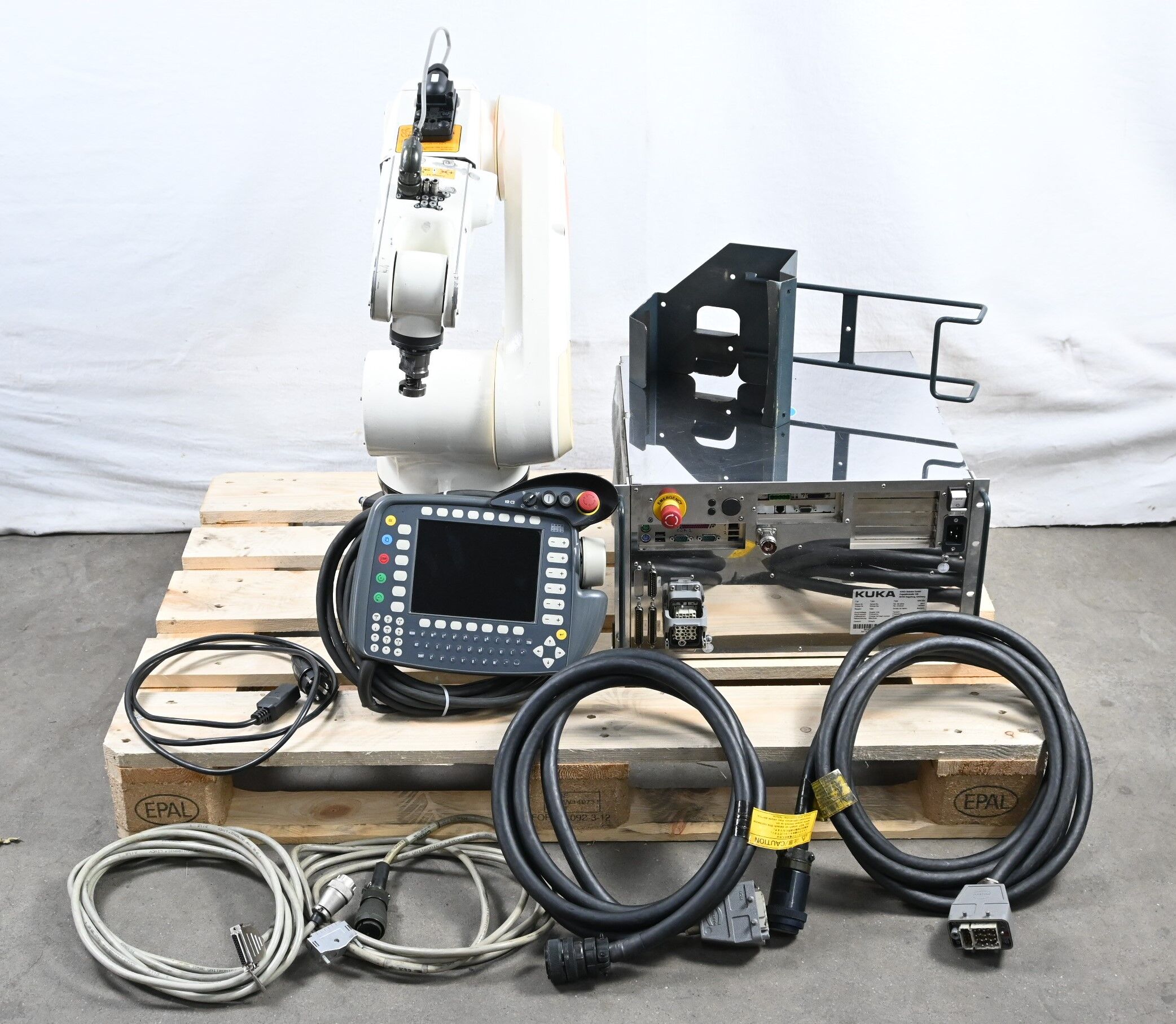 Kuka Roboter KR5 sixx R850 inkl. Schaltschrank KRC2sr + Bedienpanel 00-110-185