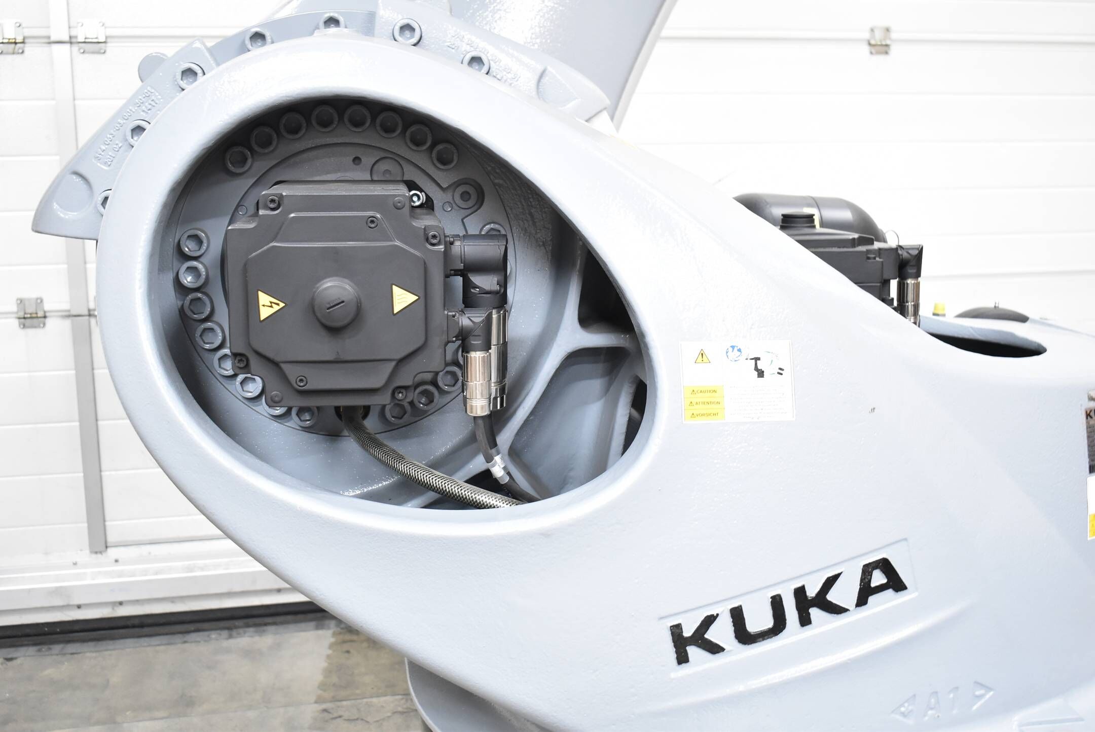 Kuka Roboter KR 420 R3330 + Schaltschrank KR C4 + Bedienpanel 00-168-334