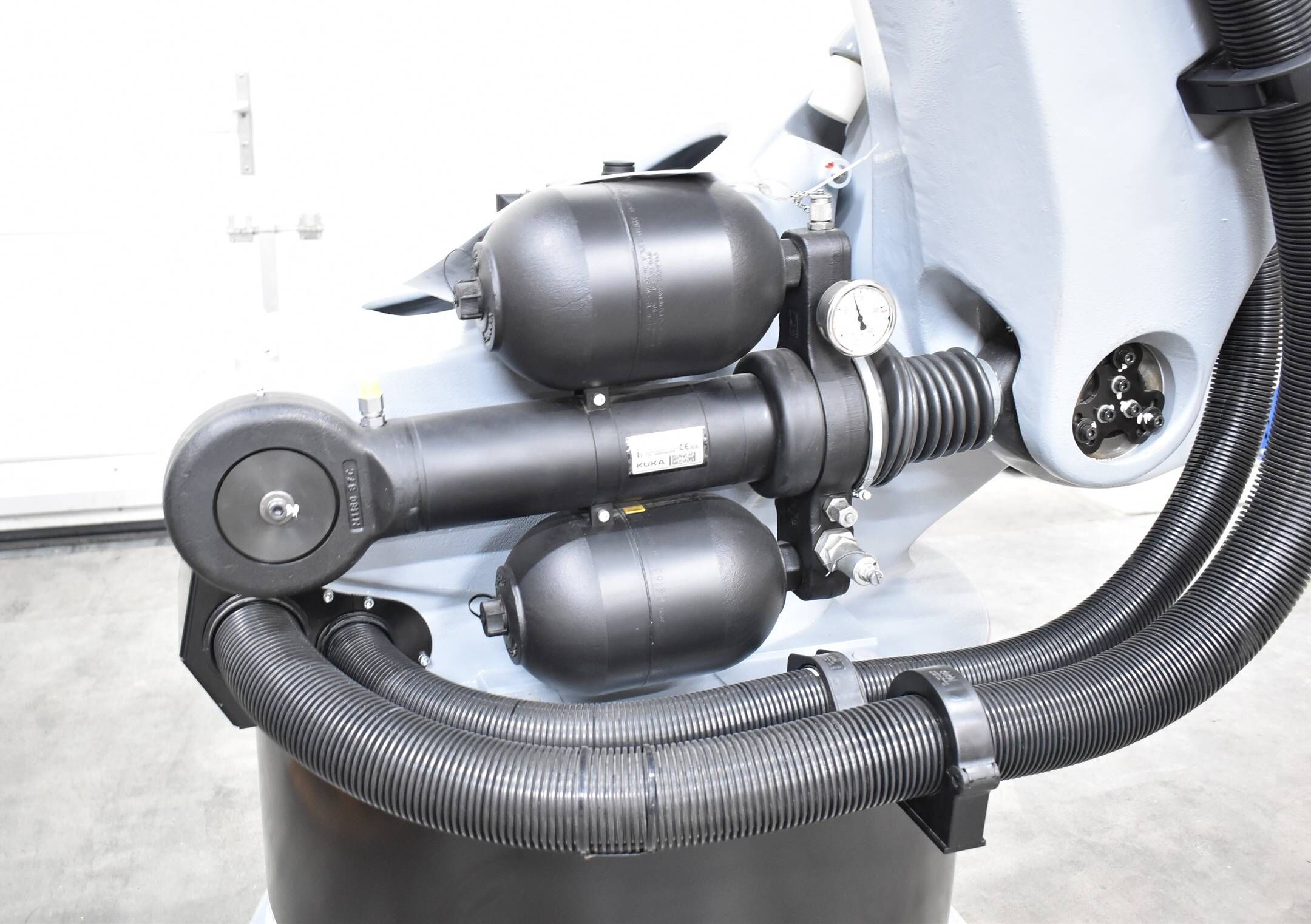 Kuka Roboter KR 420 R3330 + Schaltschrank KR C4 + Bedienpanel 00-168-334